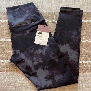 Brand New Fleo El Toro 25” Medium Leggings